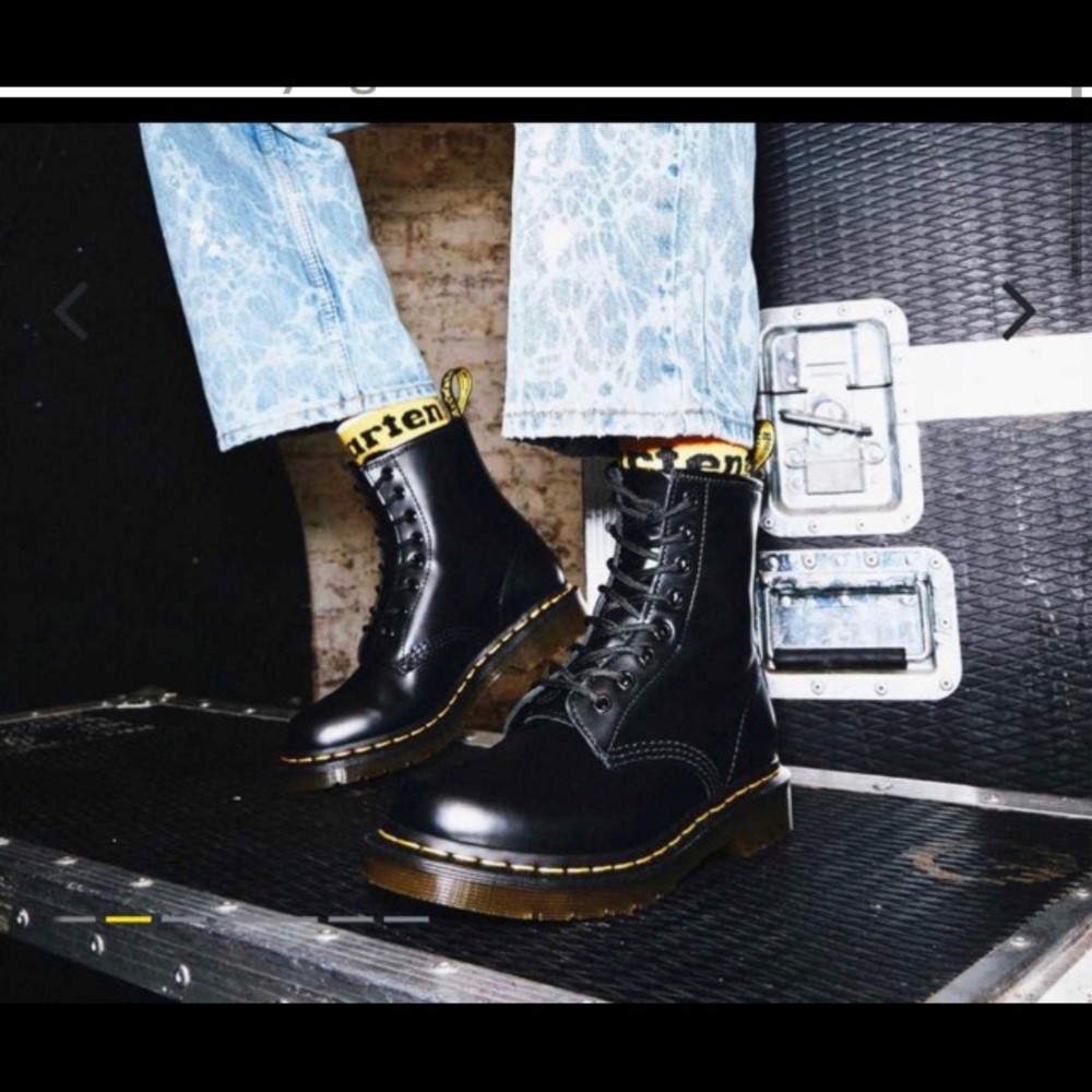 NWT Dr. Martens 1460 Combat Boots